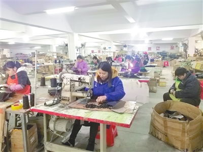 江西贛縣區 易地搬遷圓安居夢，工藝品產業鋪就致富路